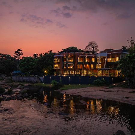 Sterling Athirappilly Hotel Kallana ภายนอก รูปภาพ