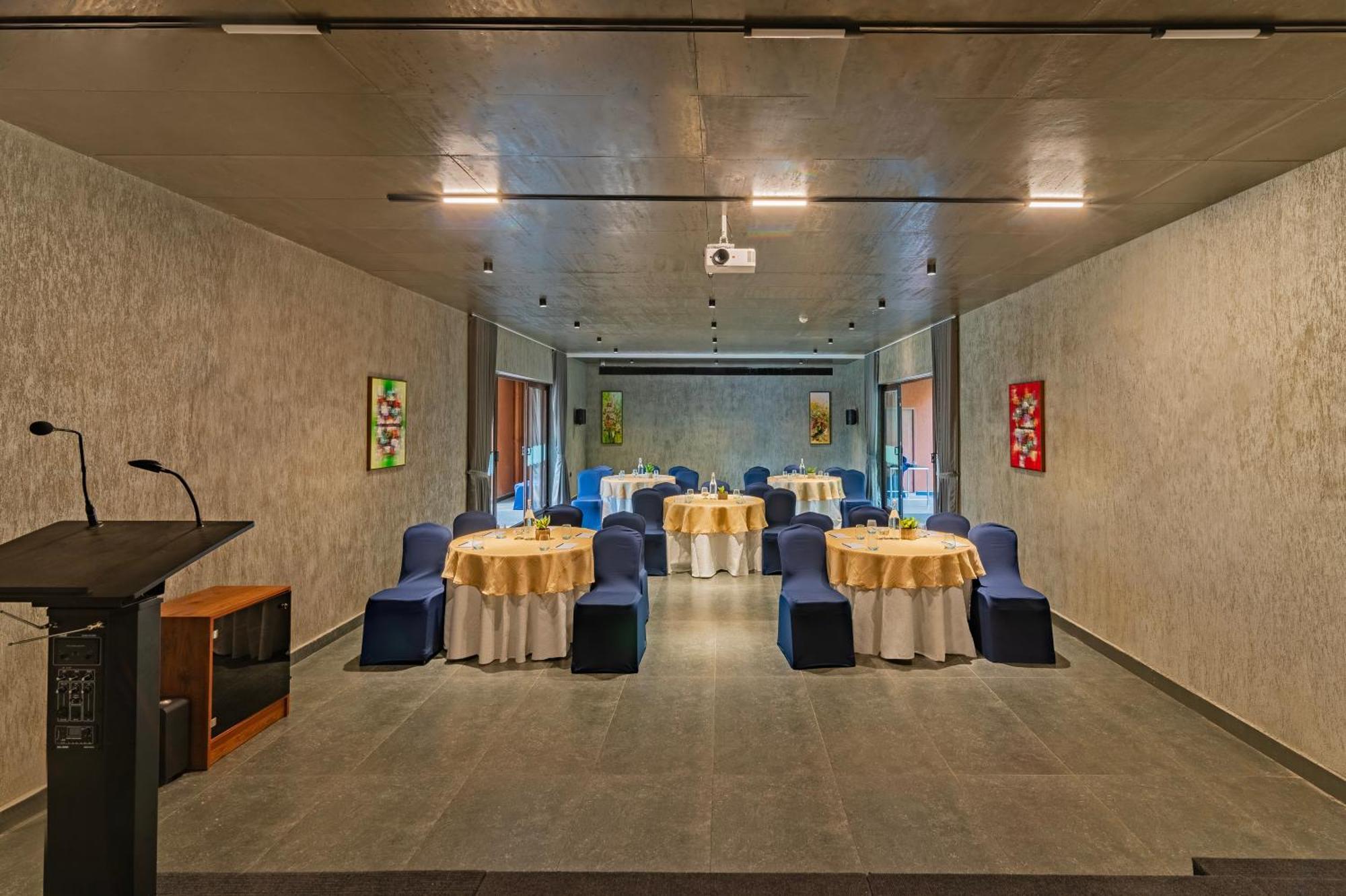 Sterling Athirappilly Hotel Kallana ภายนอก รูปภาพ