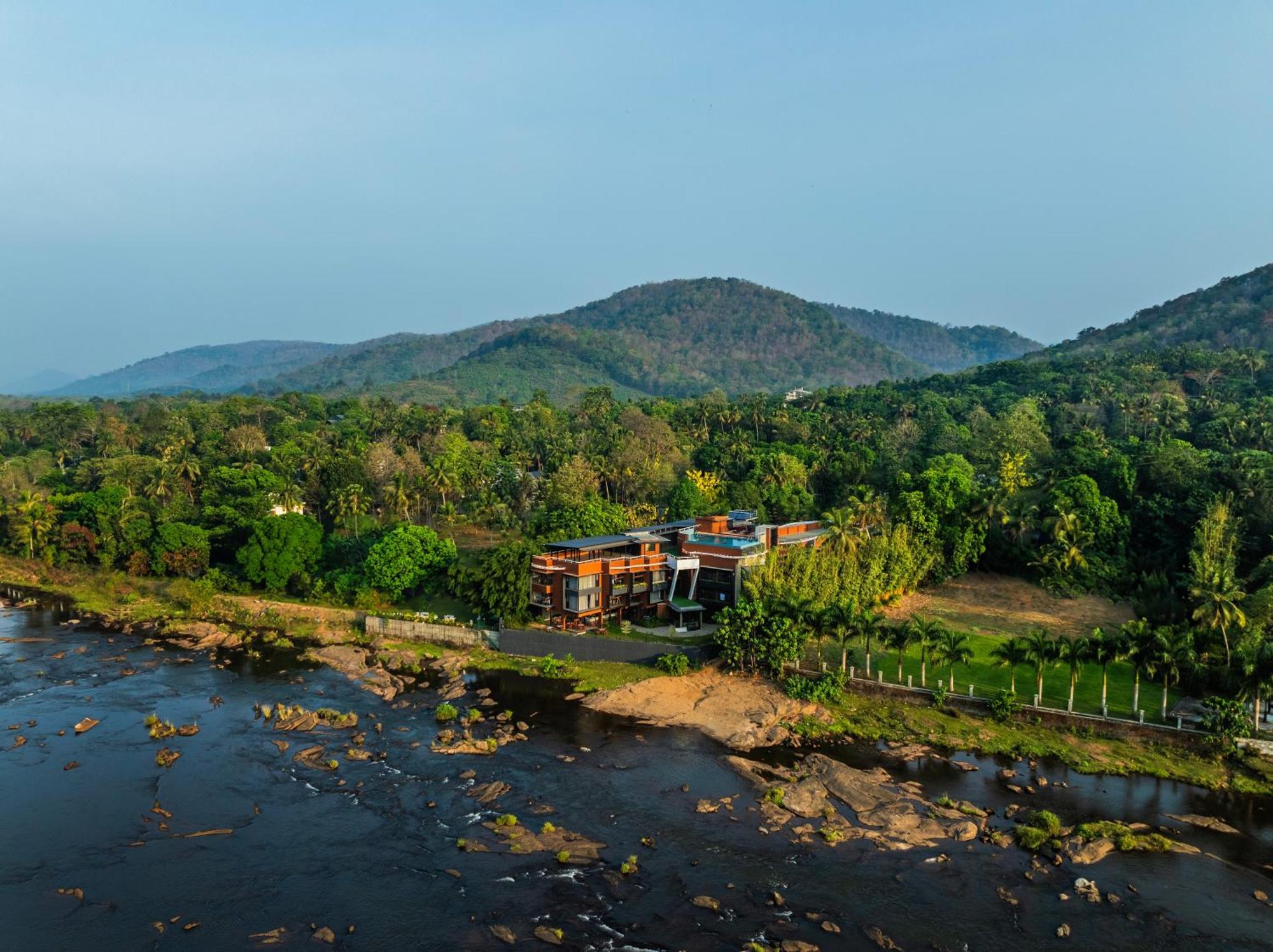 Sterling Athirappilly Hotel Kallana ภายนอก รูปภาพ
