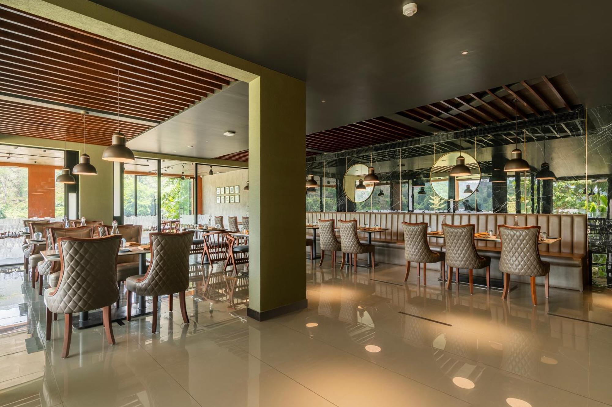Sterling Athirappilly Hotel Kallana ภายนอก รูปภาพ