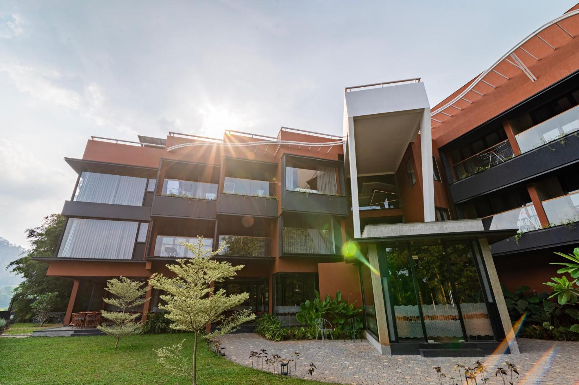 Sterling Athirappilly Hotel Kallana ภายนอก รูปภาพ