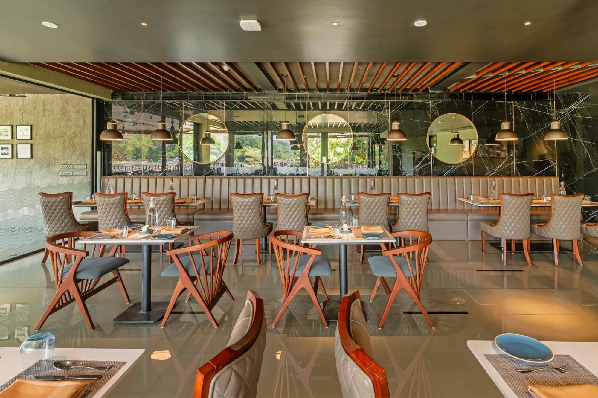 Sterling Athirappilly Hotel Kallana ภายนอก รูปภาพ
