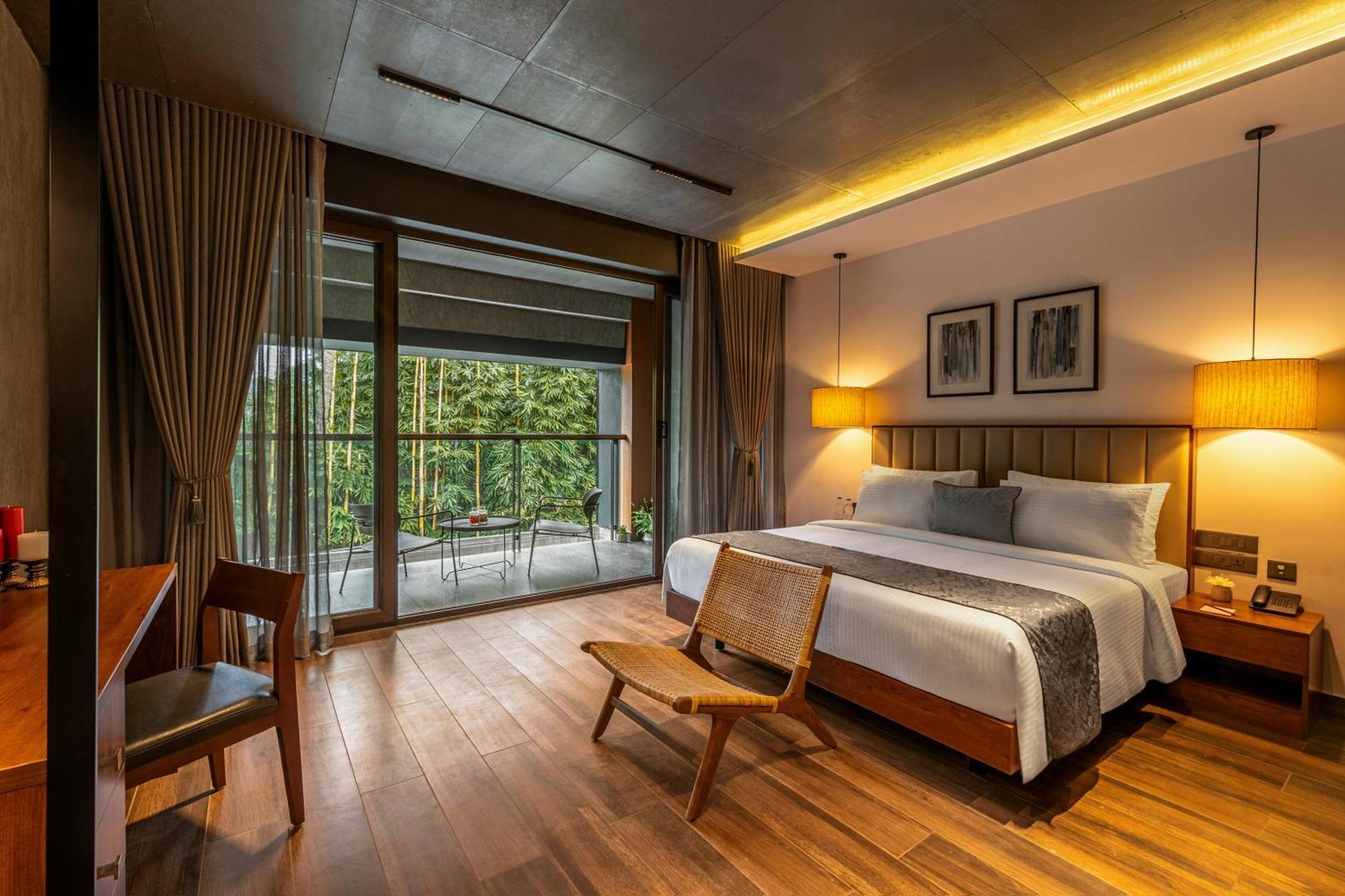 Sterling Athirappilly Hotel Kallana ภายนอก รูปภาพ