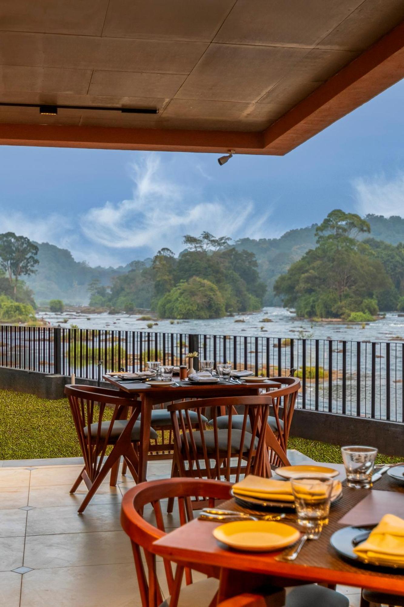 Sterling Athirappilly Hotel Kallana ภายนอก รูปภาพ
