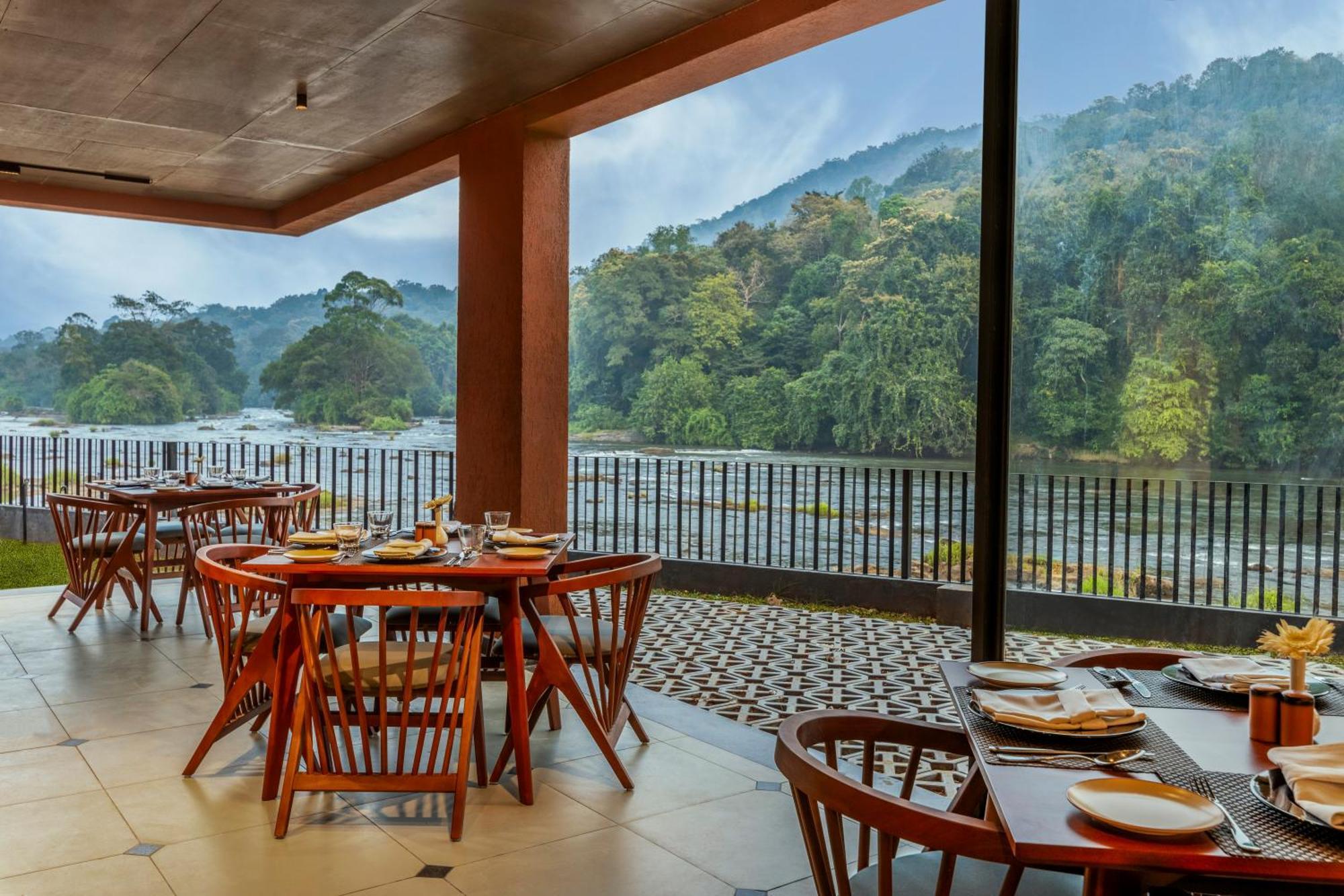 Sterling Athirappilly Hotel Kallana ภายนอก รูปภาพ