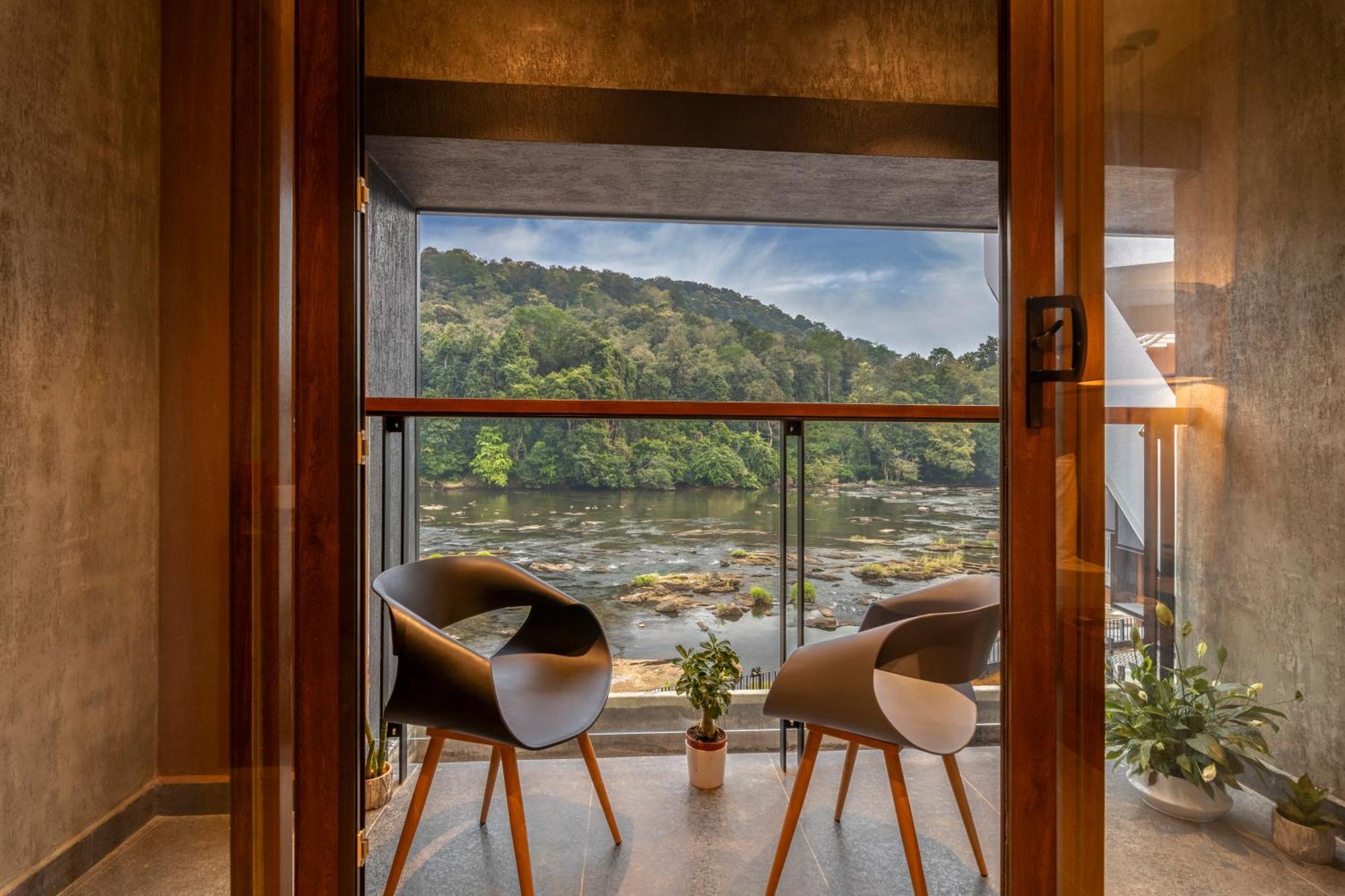 Sterling Athirappilly Hotel Kallana ภายนอก รูปภาพ
